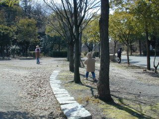 sanpo038.jpg (32289 バイト)